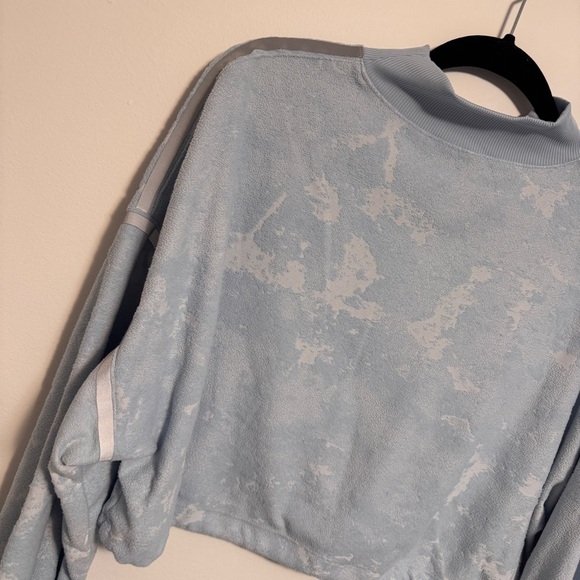 Nike Reflective Cropped Sweater - Picture 6 of 6